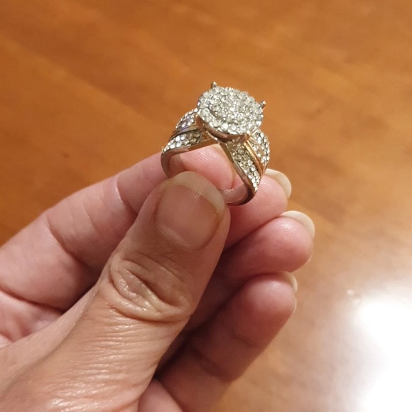 Gold & Silver Exquisite Rhinestone Solitaire Ring - Picture 10 of 11